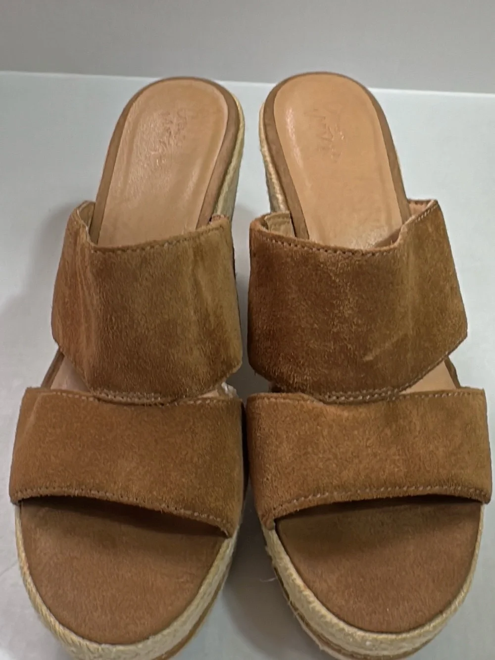 Crown Tan Suede Espadrille Platform Wedge Size 10